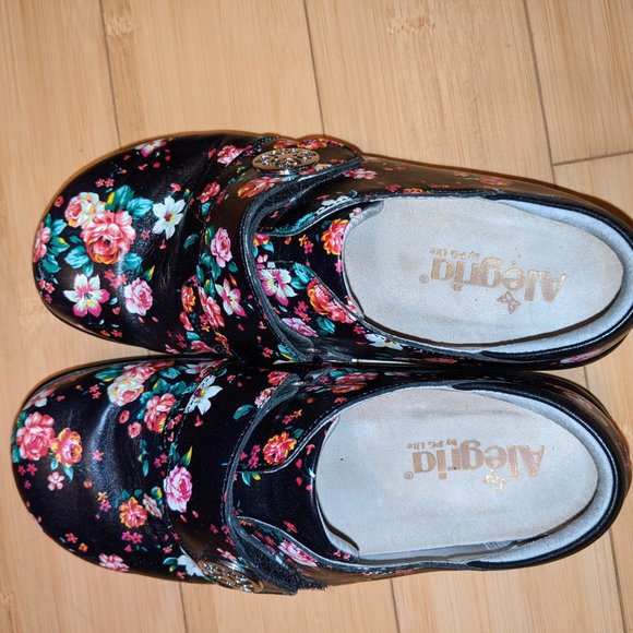 Alegria flower clogs - NWOT Size 35 - Picture 3 of 6